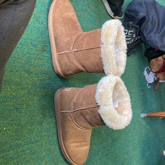 Fuzzy boots - Picture 3 of 6